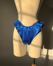 Load image into Gallery viewer, Vintage 1990's Bloomer Panties