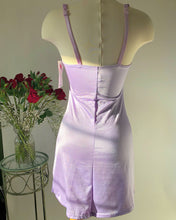 Load image into Gallery viewer, Vintage 1990's Clam Shell Dress