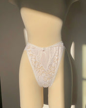 Load image into Gallery viewer, Vintage 1990&#39;s Lace Panties
