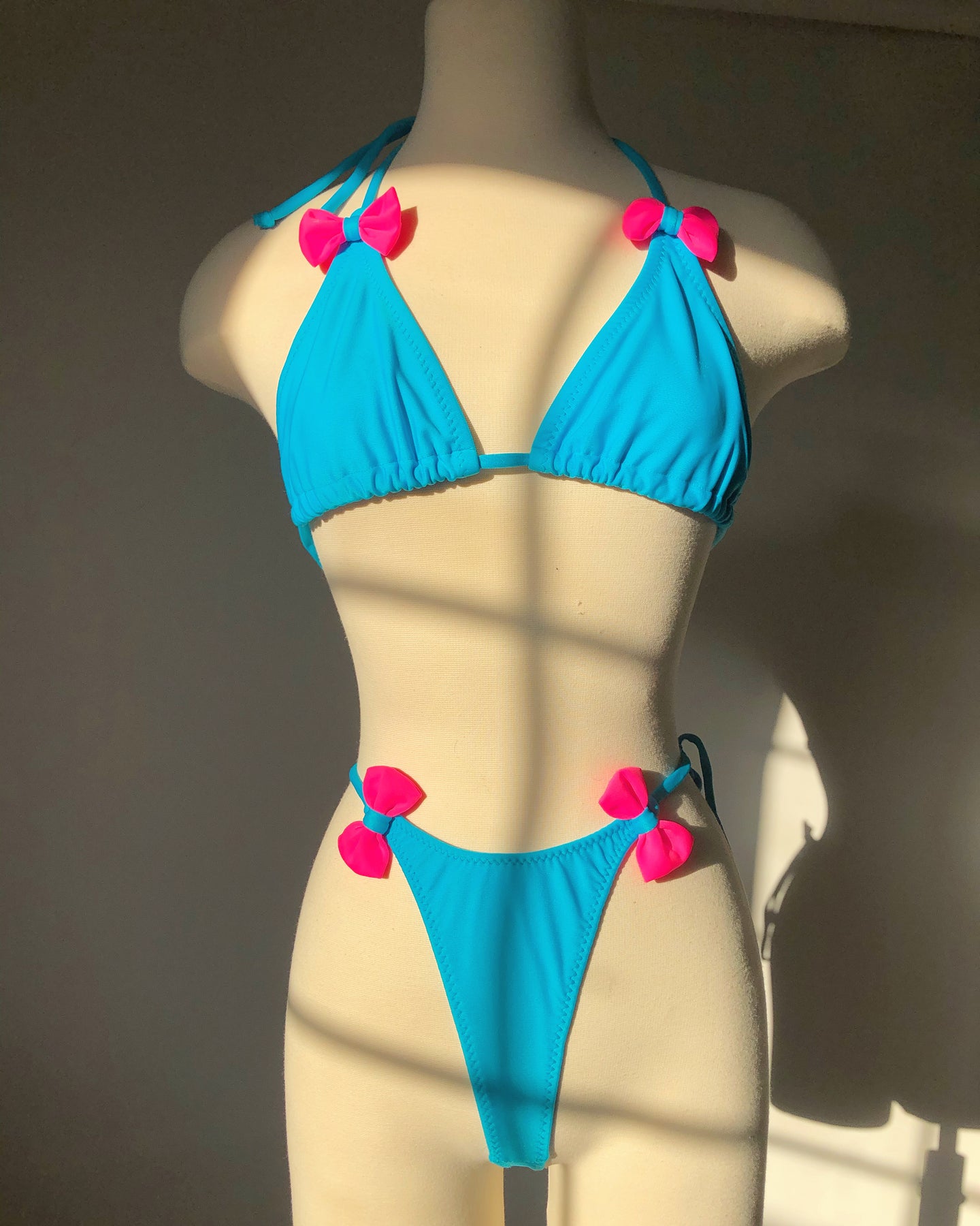 Vintage 1990's Neon Blue Bikini