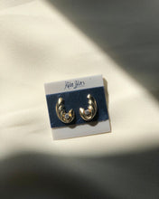 Load image into Gallery viewer, Vintage Gold Stud Earrings
