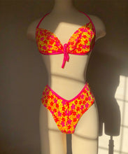 Load image into Gallery viewer, Vintage 1990&#39;s Flower 3 Piece Bikini Set
