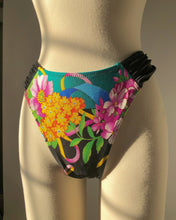 Load image into Gallery viewer, Vintage 1990&#39;s Tropical/Black Bikini
